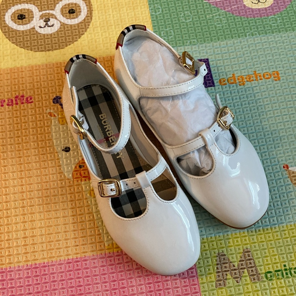 Burberry White Ballerina Flats - size 10